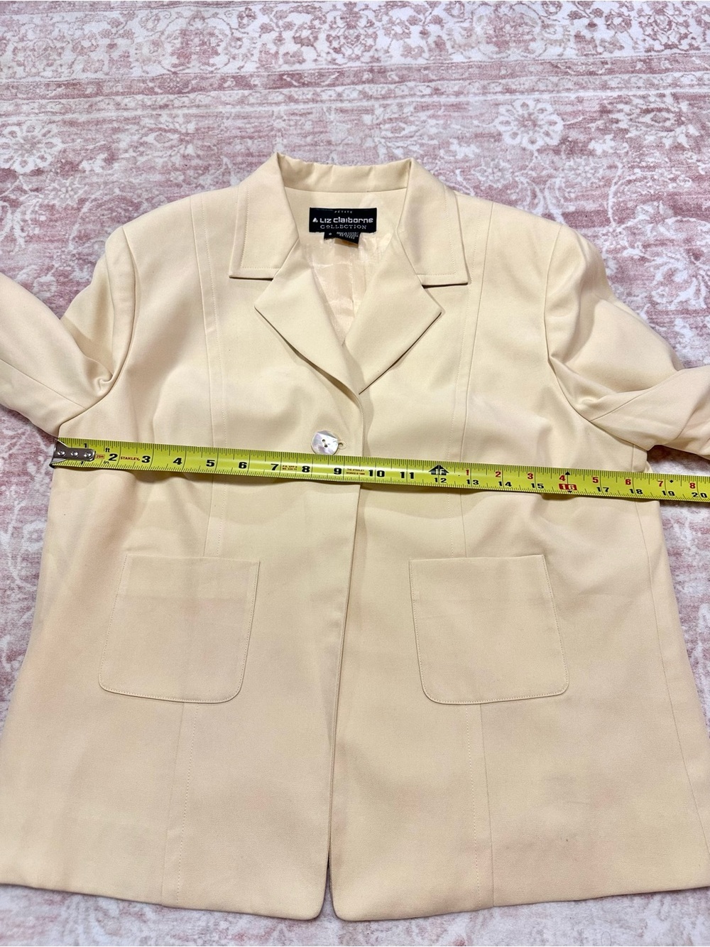 Vintage 🌼 100% Silk Liz Claiborne Butter Yellow Jacket - Picture 9 of 12